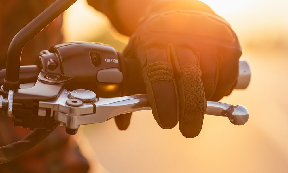 Cara Menunggang Yang Merosakkan Sistem Clutch Secara Perlahan
