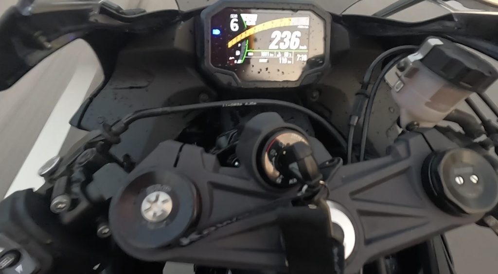 risiko bawa motor laju